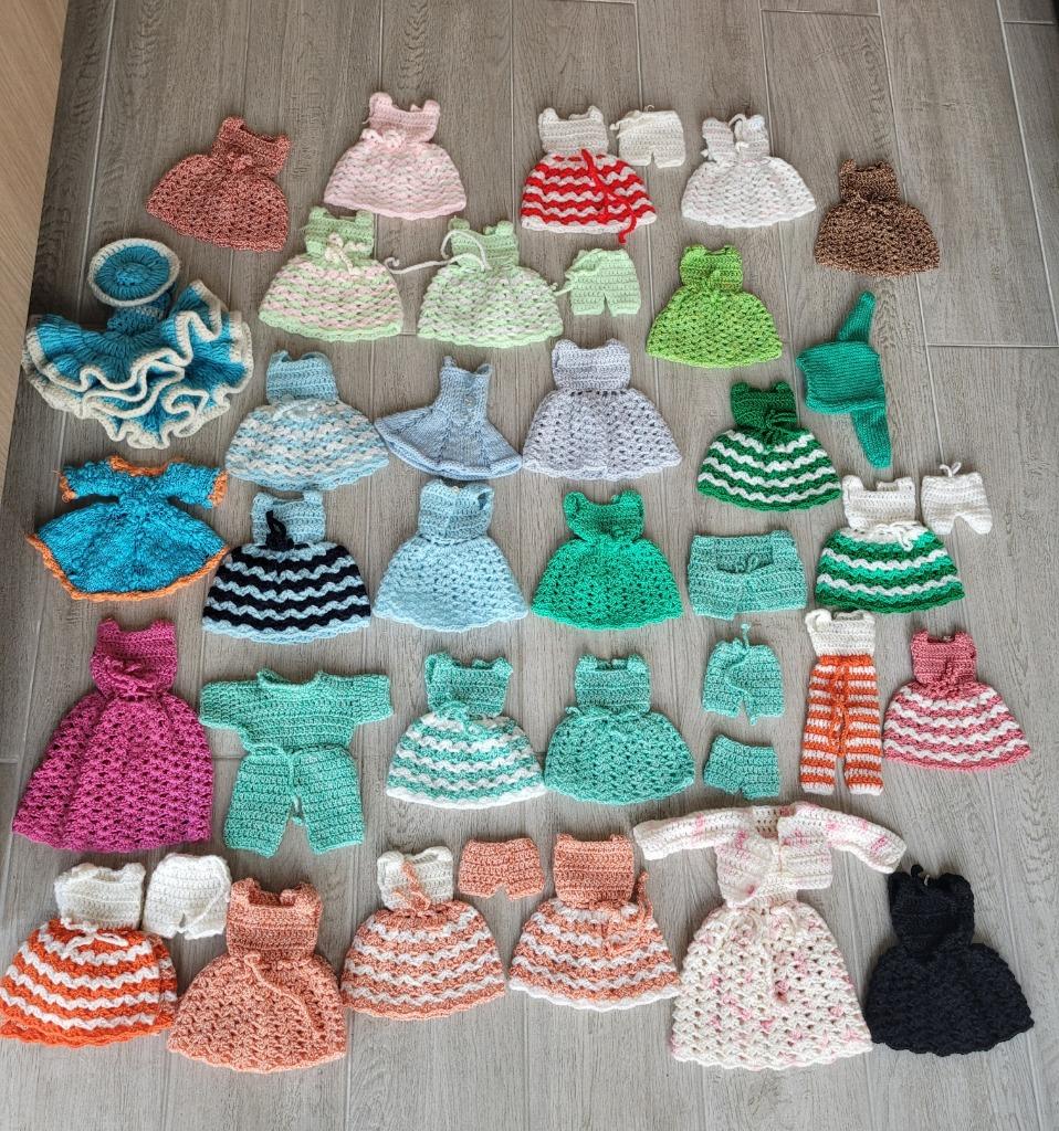 Robes faites maison pour poupées Barbie, Enfants & Bébés, Jouets | Poupées, Enlèvement ou Envoi, Comme neuf, Barbie