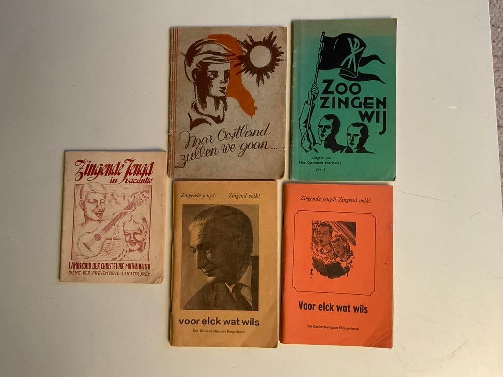 Oude liederboekjes 1937 - 1950.      5 stuks, Collections, Scoutisme, Utilisé, Livre ou Revue, Enlèvement ou Envoi