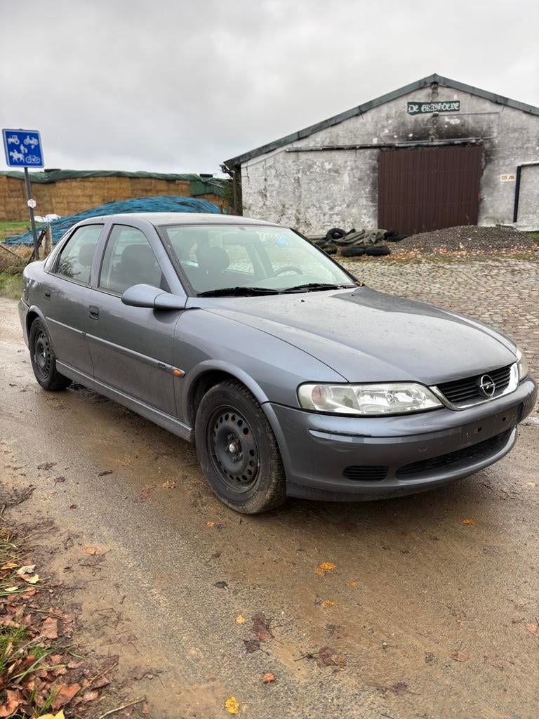 Opel Vectra 1.6 essence automatique 2001 clime Lex OK, Autos, Argent ou Gris, Achat, Entreprise, Automatique