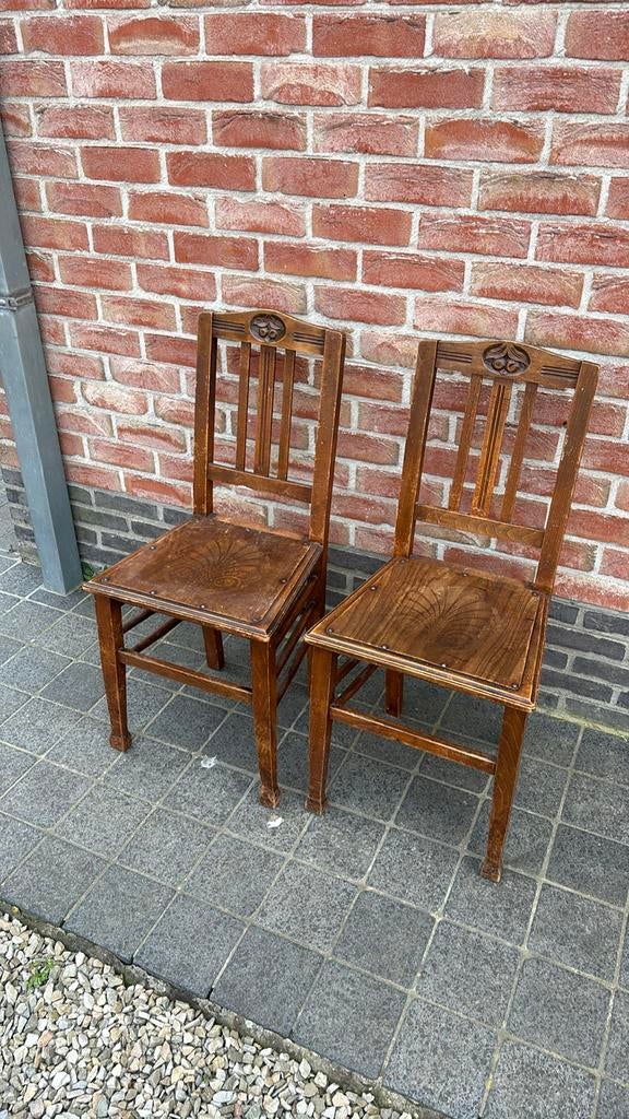 2 kerkstoelen, Ophalen