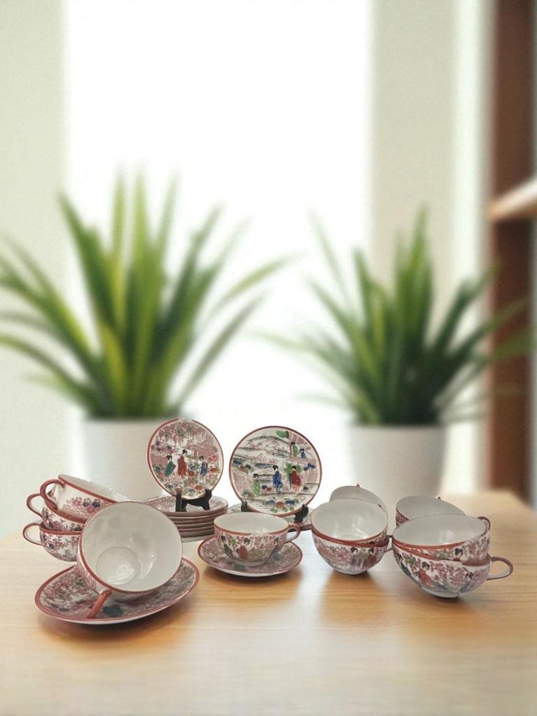 Antiek Japans servies — Handgeschilderde kopjes en borden, Ophalen of Verzenden