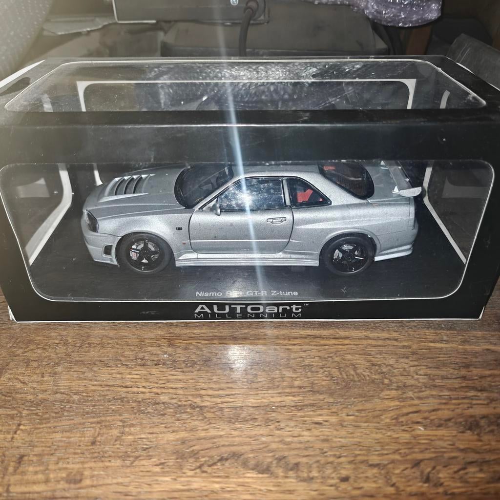 Nissan skyline R34 z-tune, Hobby en Vrije tijd, Modelauto's | 1:18, Ophalen of Verzenden, Zo goed als nieuw
