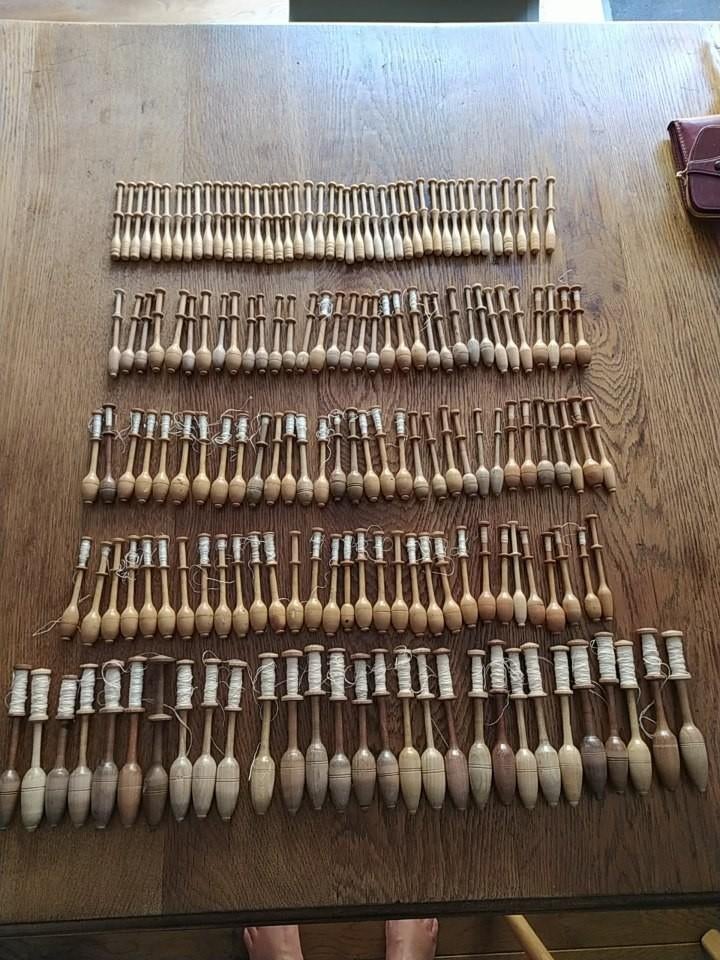 Groot lot kantklossen, Hobby en Vrije tijd, Kantklossen, Ophalen of Verzenden, Gebruikt, Klos(sen)