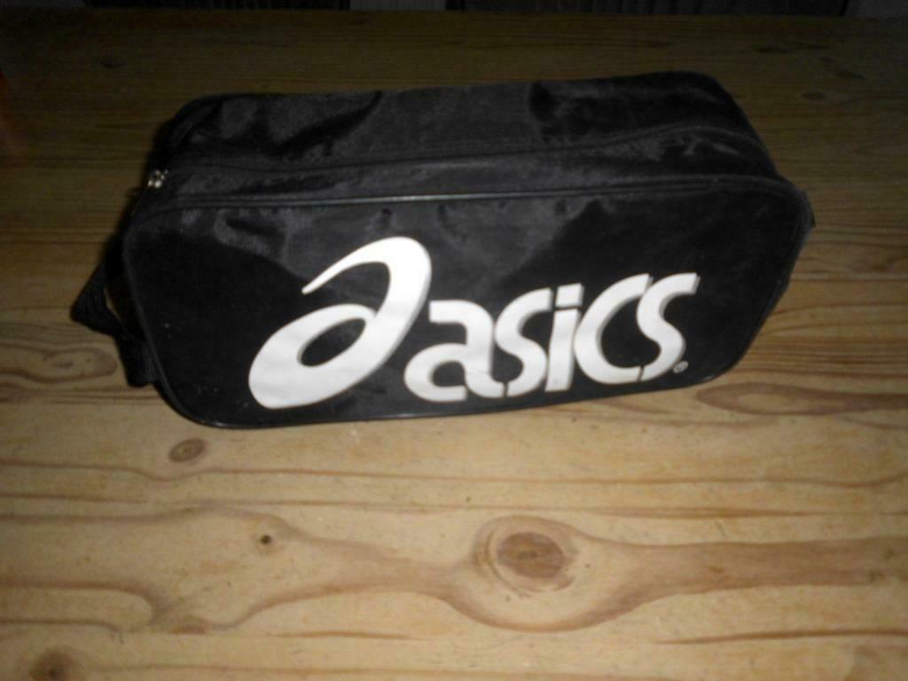 spiketasje asics, Sport en Fitness, Loopsport en Atletiek, Ophalen of Verzenden, Zo goed als nieuw, Spikes, Asics