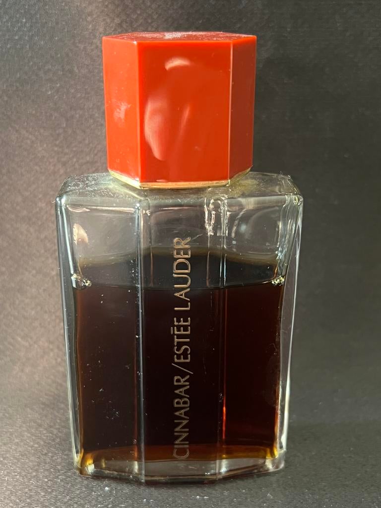 ESTEE LAUDER CINNABAR EAU DE PARFUM 60 ml vintage, Ophalen of Verzenden, Zo goed als nieuw
