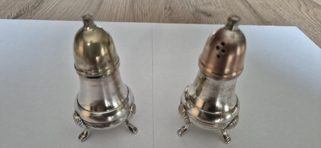 Vintage verzilverde zout- en pepervaatjes op pootjes, Ophalen of Verzenden