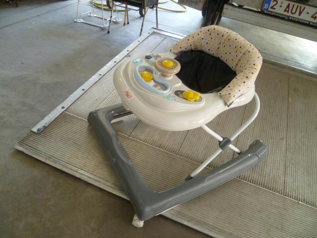 KINDER ZITJE OP WIELTJES, Kinderen en Baby's, Babyparken, Ophalen of Verzenden, Zo goed als nieuw, Wieltjes