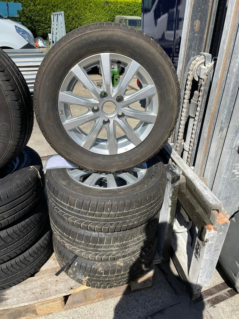 Toyota auris hybride winterwielen 195/65 R15, Enlèvement