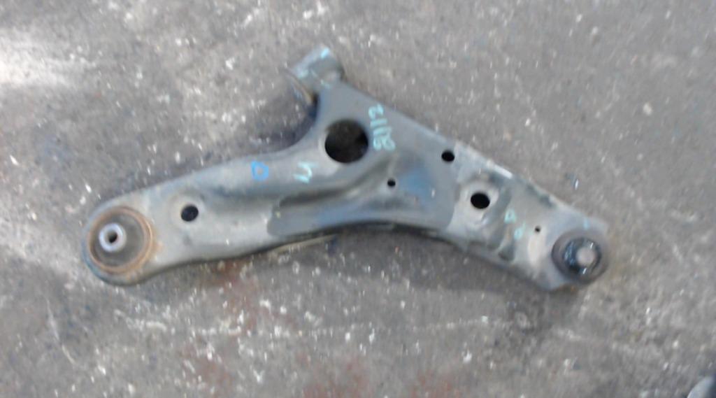 Triangle avant droit Nissan Pixo 1.0i 50kw 2009-2013, Ophalen of Verzenden, Gebruikt, Nissan