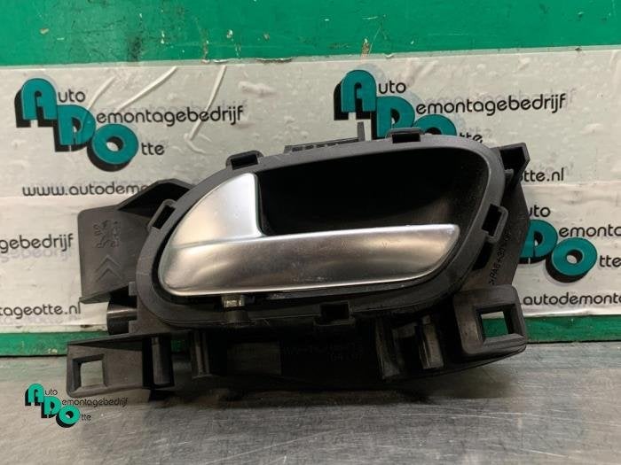 Poignée portière 4portes arrière gauche d'un Peugeot 208, -, 3 mois de garantie, Utilisé, -