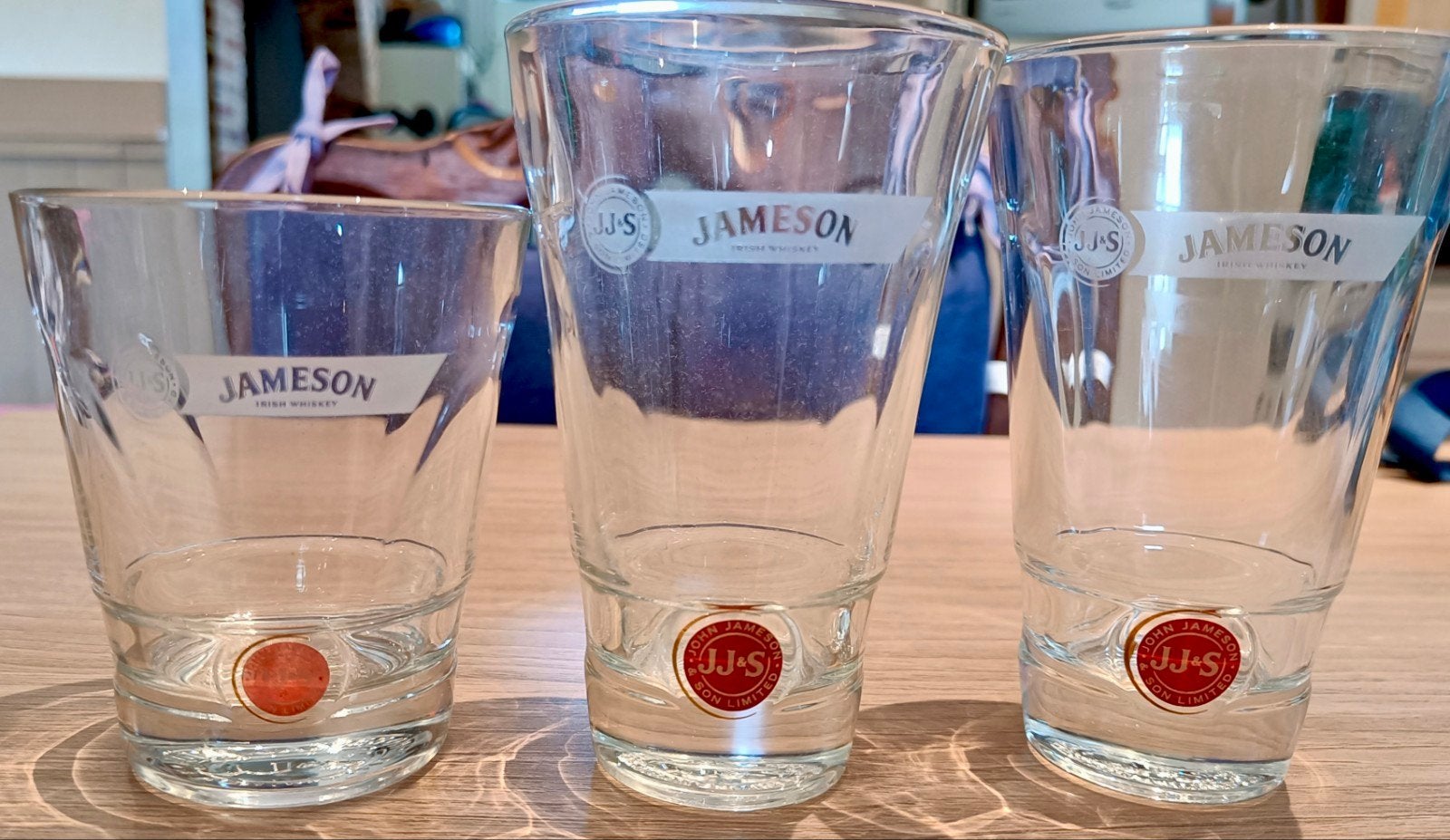 John Jameson & Son 3 glazen, Ophalen
