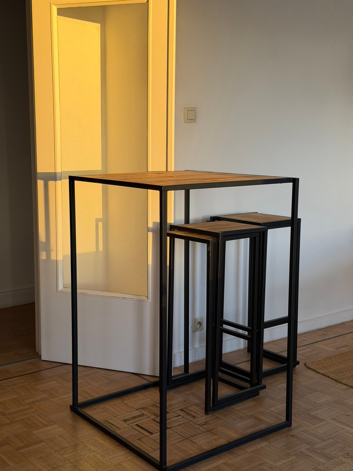 Partytafel/statafel set met 4 stapelbare stoelen, Ophalen, Zo goed als nieuw