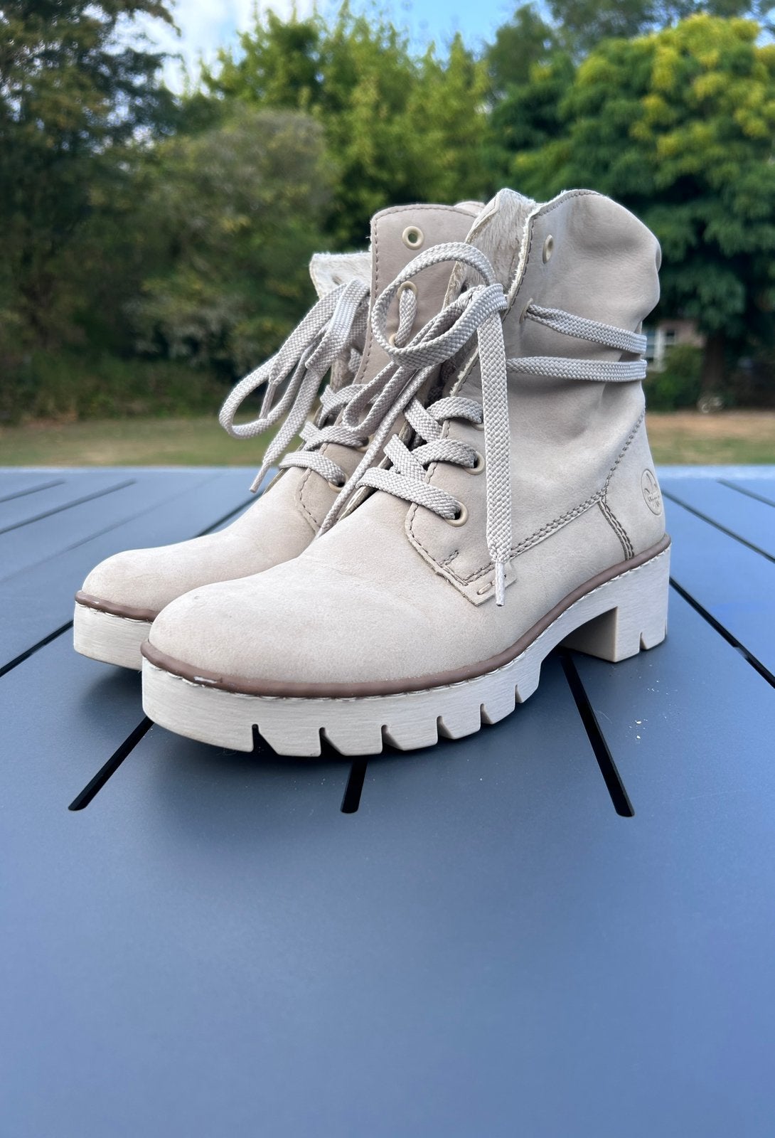 Rieker enkellaarsjes beige maat 38, Kleding | Dames, Schoenen, Beige, Lage of Enkellaarzen, Ophalen of Verzenden, Zo goed als nieuw
