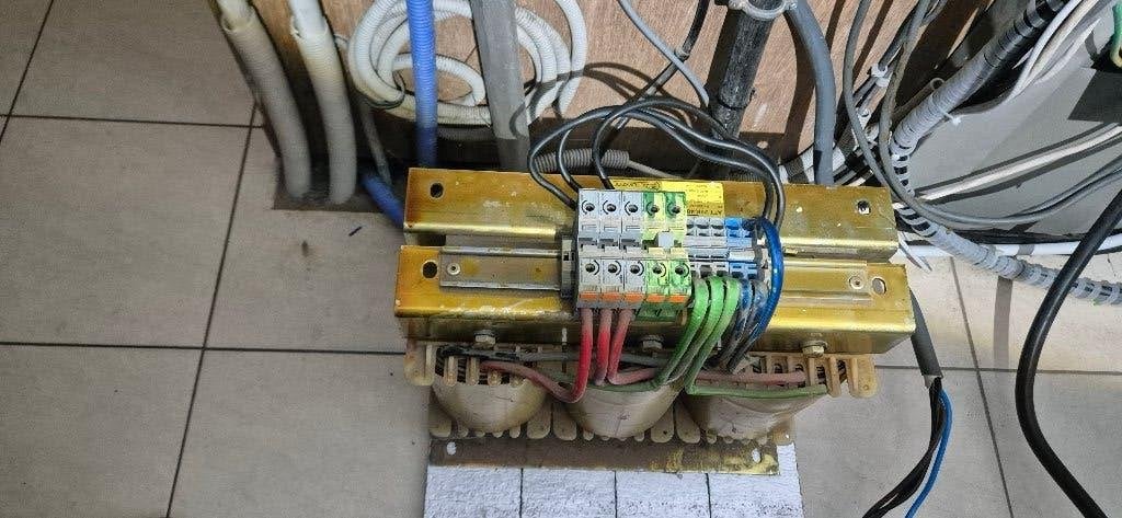 Transformator 230v/400v 25kVA, Bricolage & Construction, Électricité & Câbles, Enlèvement, Comme neuf, Autres marques, Autres types