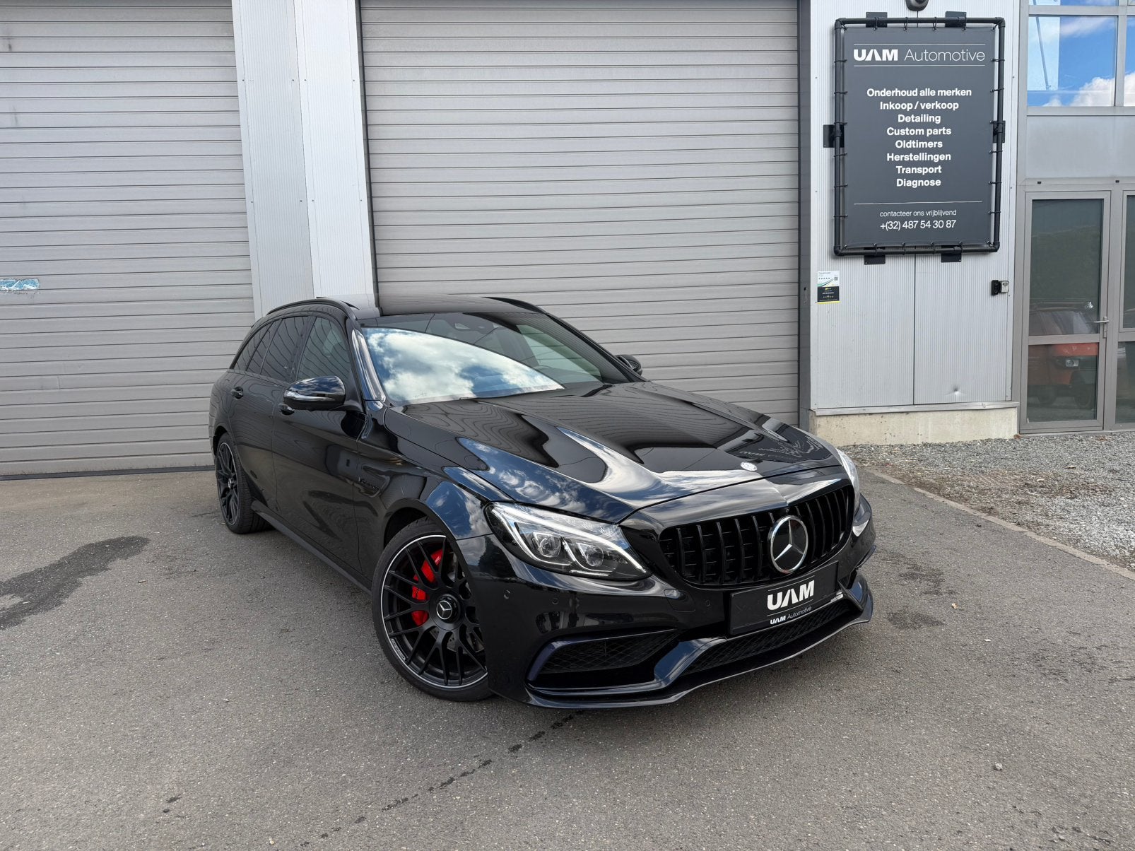 Mercedes C63 AMG - PANO - burmester - sportuitlaat - LV, Auto's, Automaat, Zwart, Leder, Bedrijf