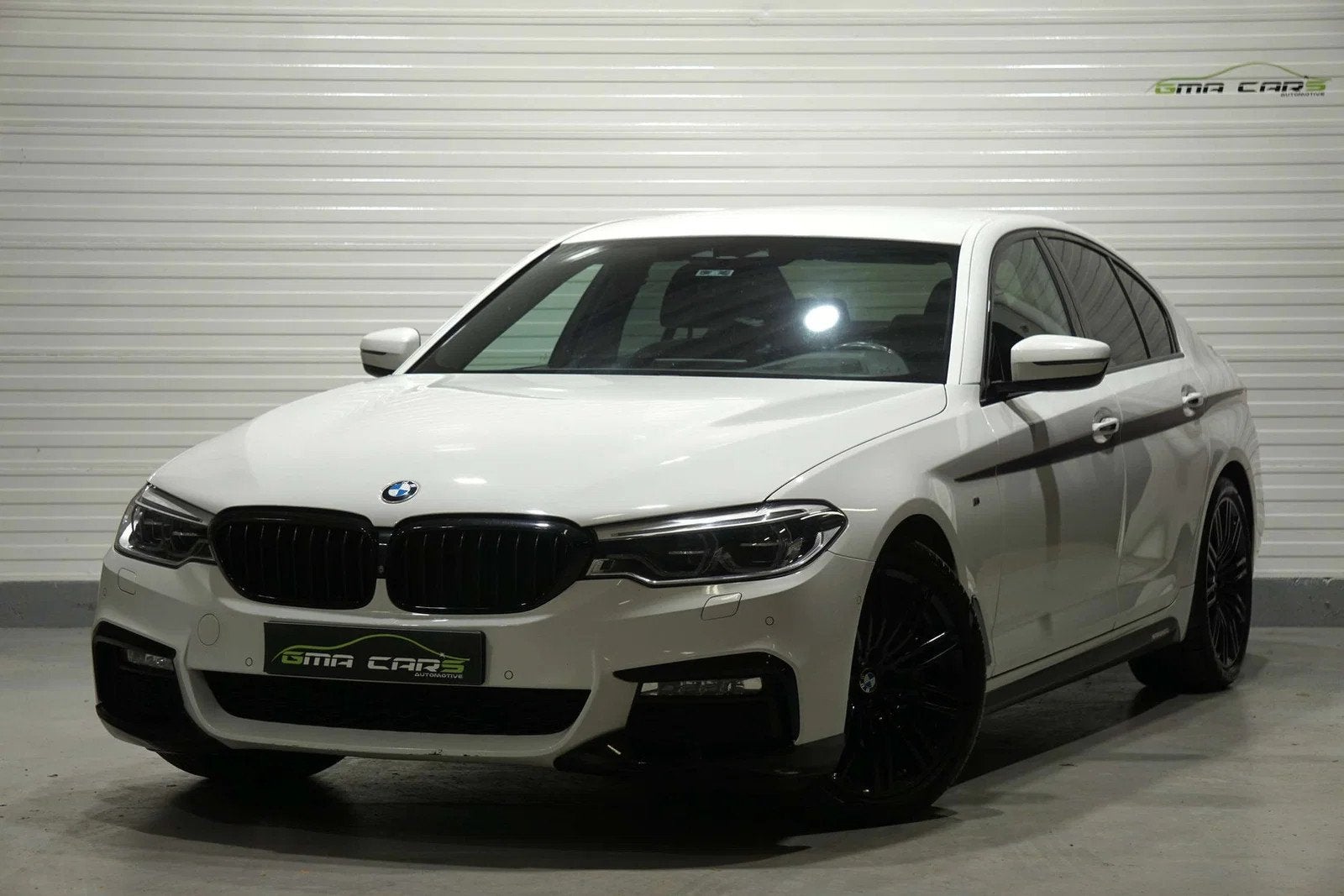 BMW 5 Serie 540 dXAS M-Pack-Navi-360Cam-Keyless-Head-Up-Do, Autos, Cuir, Entreprise, Noir, 6 cylindres