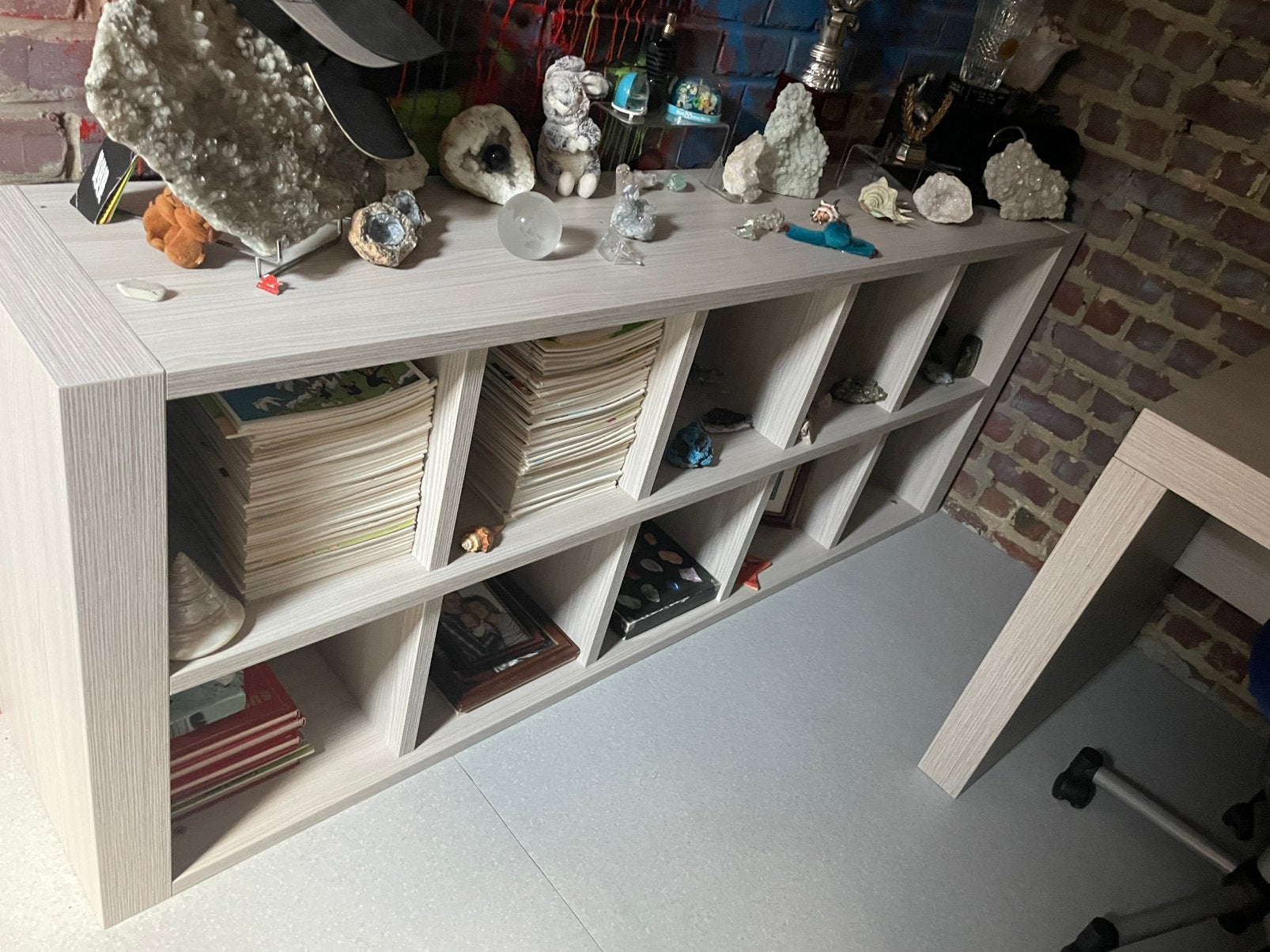 Boekenlast lift grijs kan liggend of staand worden geplaatsr, Ophalen, Zo goed als nieuw