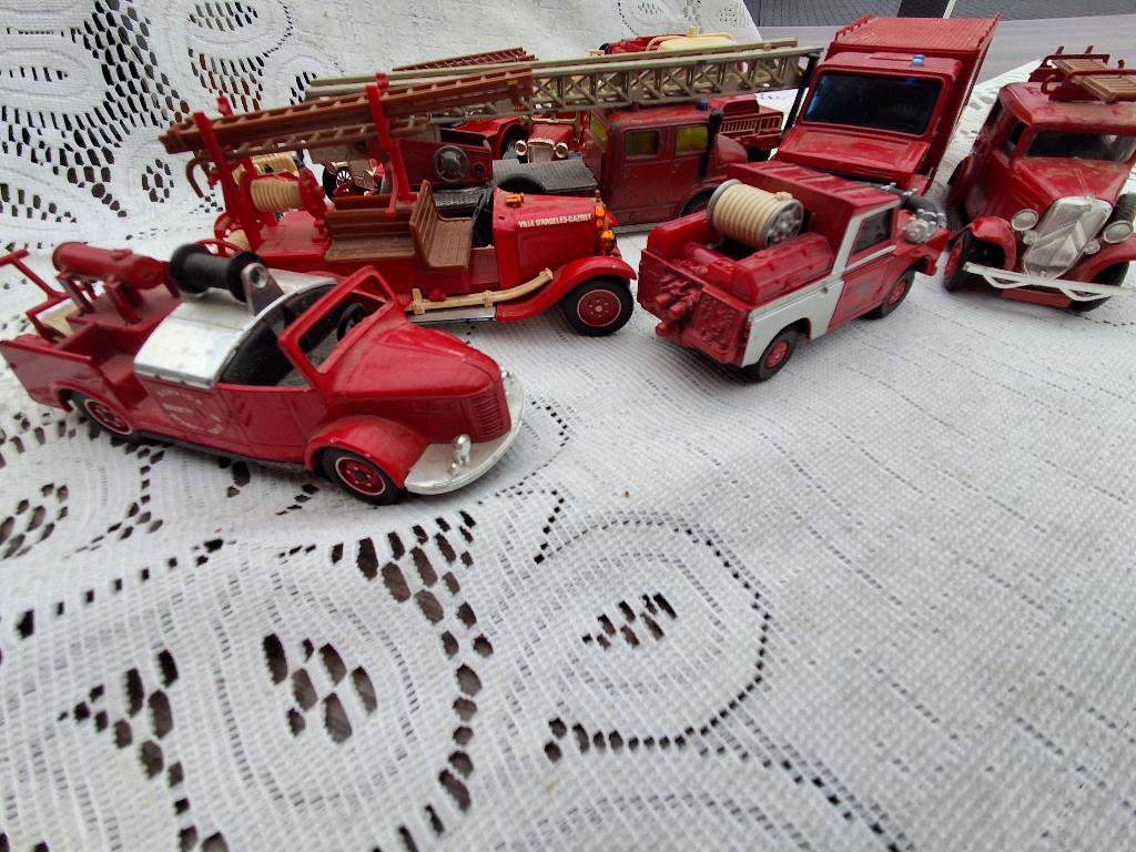 Collection de camions de pompiers d'époque, Envoi