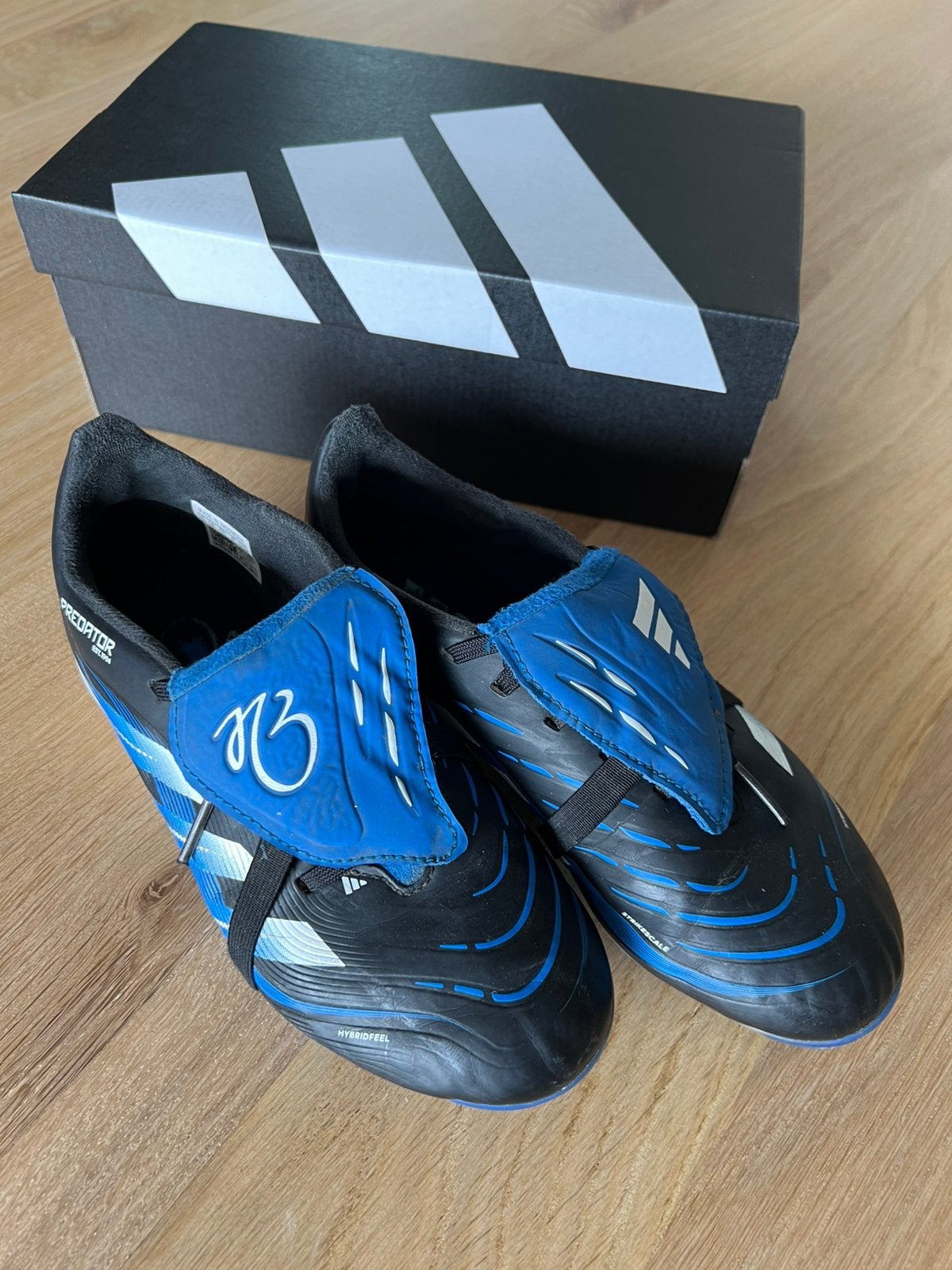 Voetbalschoenen Adidas maat 35, Ophalen, Zo goed als nieuw