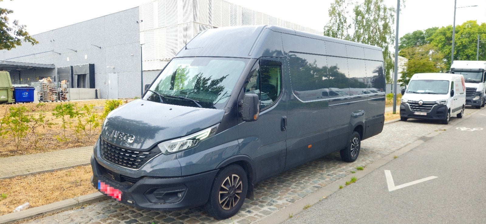 Iveco Daily Automatique 3.0 Diesel L4h3, Argent ou Gris, Achat, Capteur de lumière, Bleu