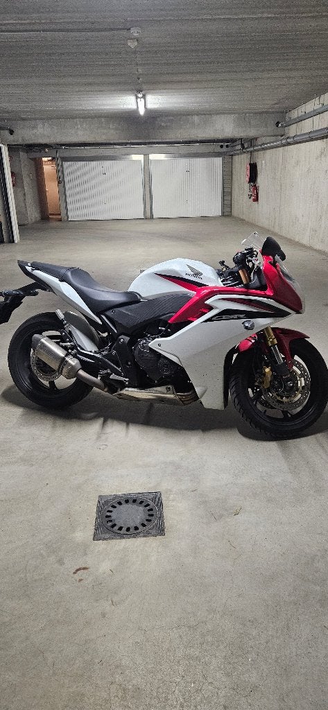 Honda Cbr 600 F 2011, Motos, Motos | Honda, Occasion, Plus de 35 kW, Super Sport, Particulier