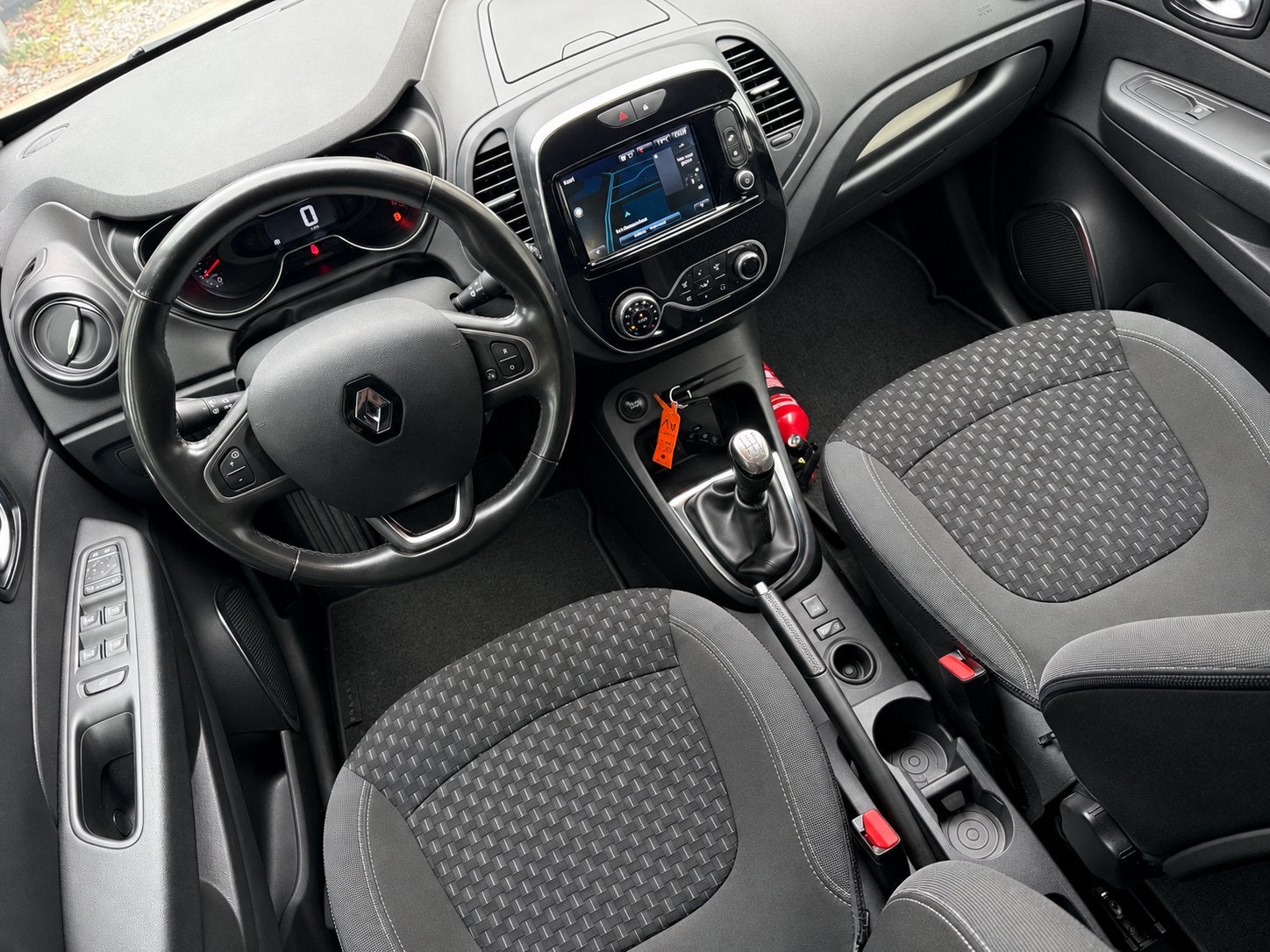 Renault Captur 0.9 TCE Bi-Color 61.000 KM - LED Vision 2017, Autos, Achat, 898 cm³, Euro 6, https://public.car-pass.be/vhr/1cdcd363-4c88-4215-bab8-2193ff2443af