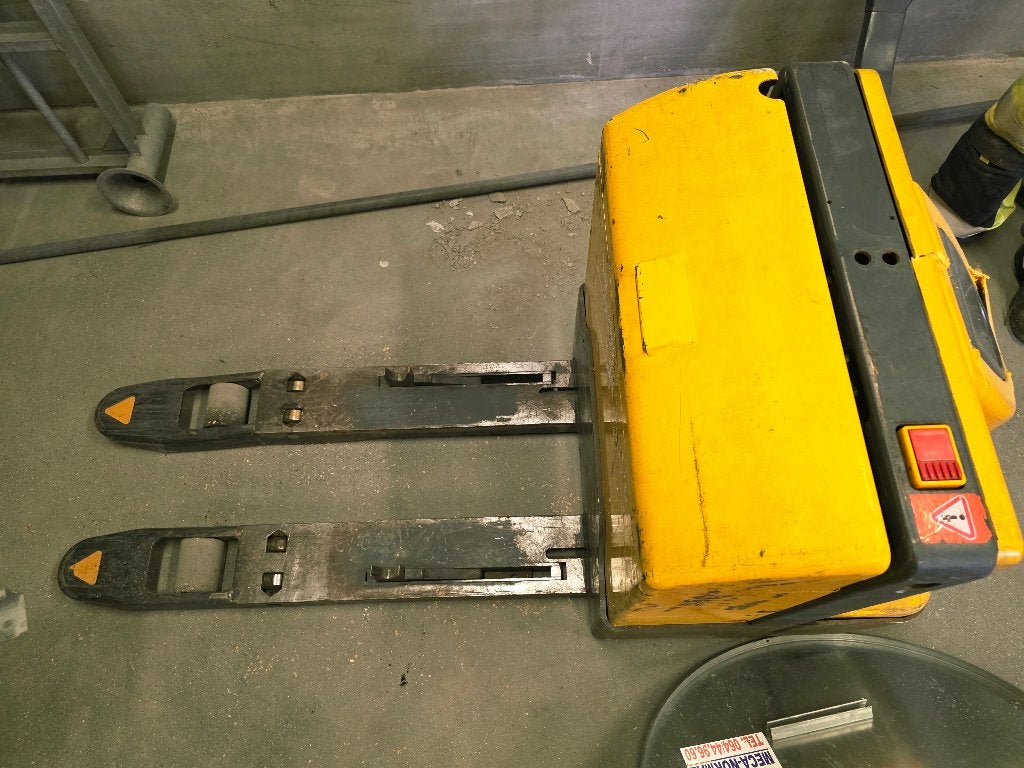 transpalette électrique jungheinrich, Zakelijke goederen, Ophalen, Jungheinrich, 1000 tot 2000 kg, Palletwagen