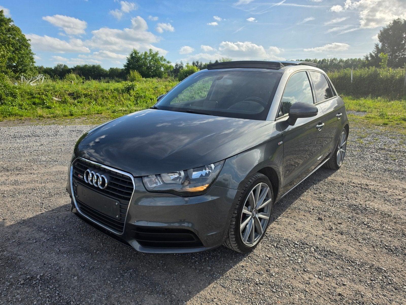 Audi a1 sporback prête à immatriculé  Garantie, Autos, Audi, Entreprise, Achat, A1, Bluetooth, Ordinateur de bord, Toit panoramique