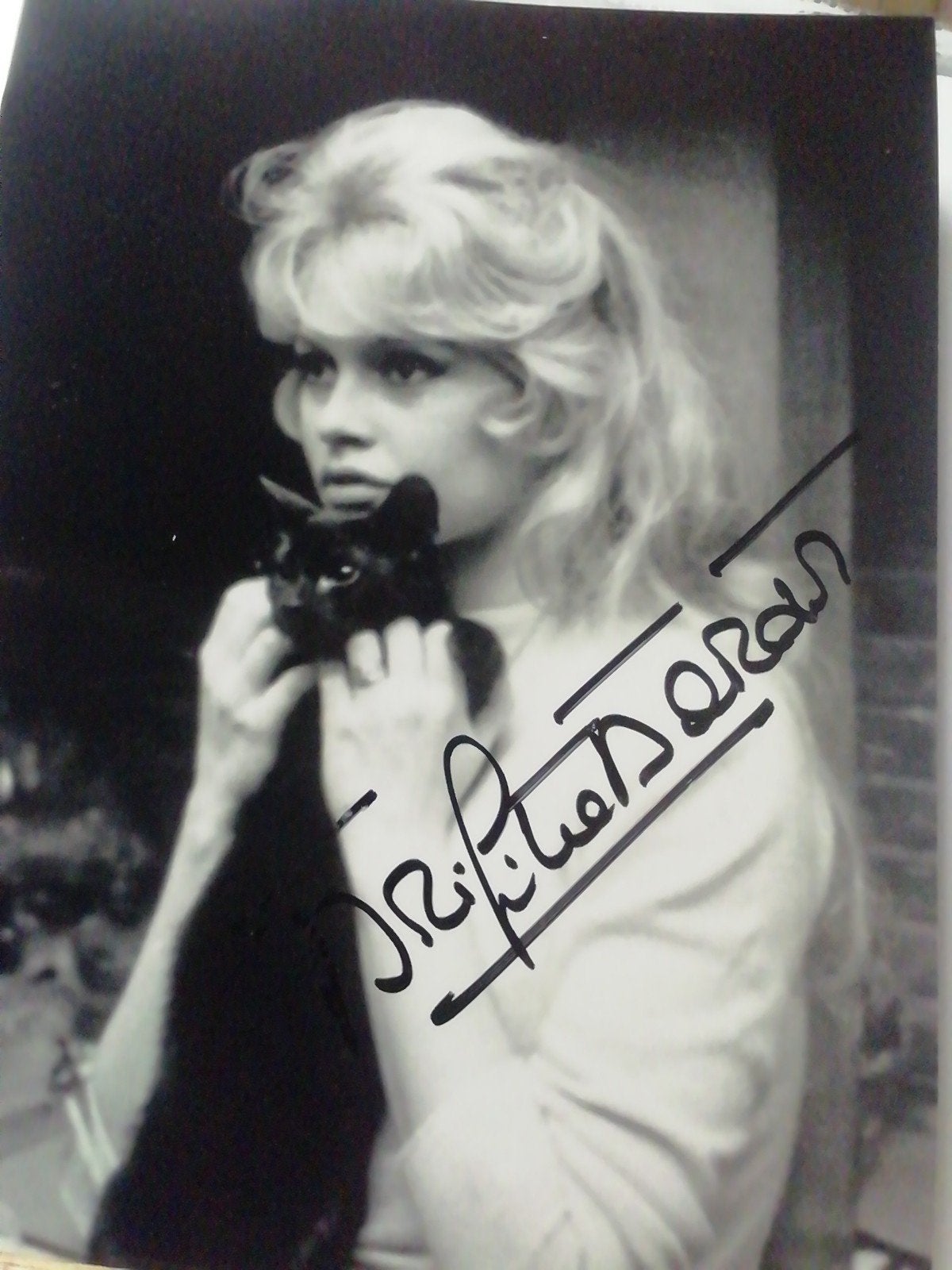 Brigitte Bardot met originele handtekening, Ophalen of Verzenden, Zo goed als nieuw, Gesigneerd