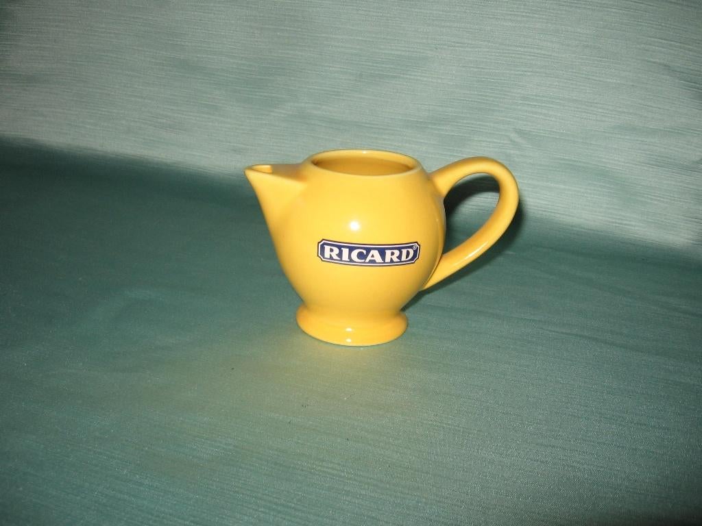 Cruche ronde Ricard en pierre ronde jaune 15 cl., Enlèvement ou Envoi, Comme neuf, Ustensile