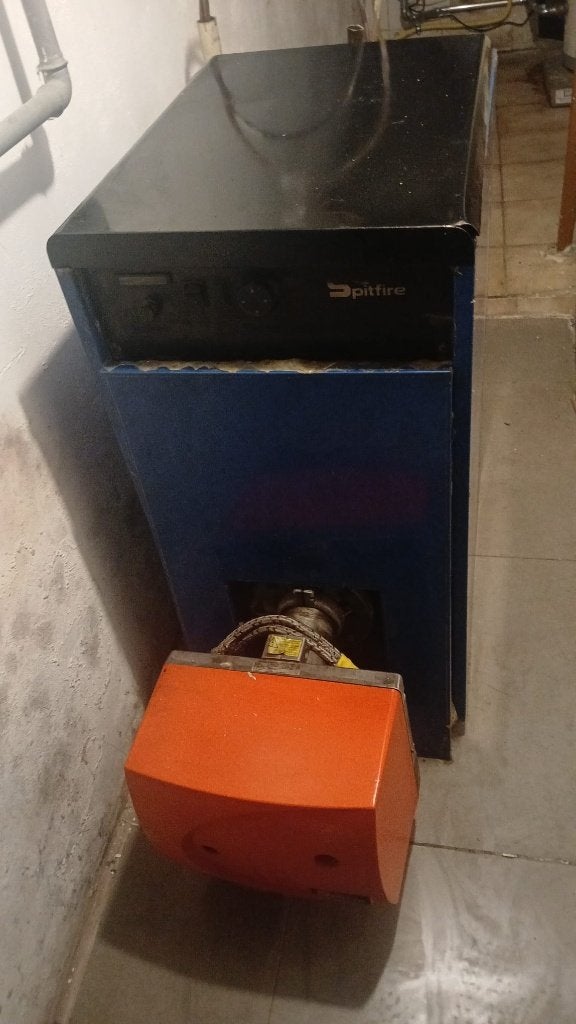 Chaudière au mazout, Enlèvement, Utilisé, 800 watts ou plus, Chaudière CC ou Chaudière combinée