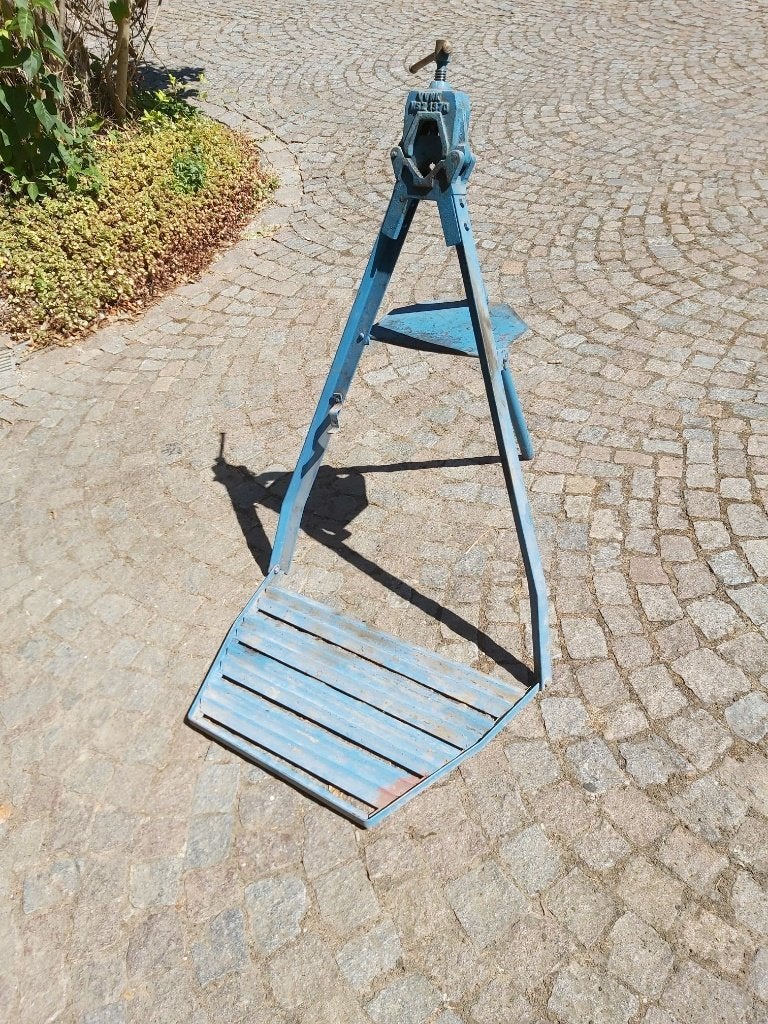 Buizenklem op driepoot met 4 draadsnijkoppen en ratelkop, Doe-het-zelf en Bouw, Ophalen, Zo goed als nieuw
