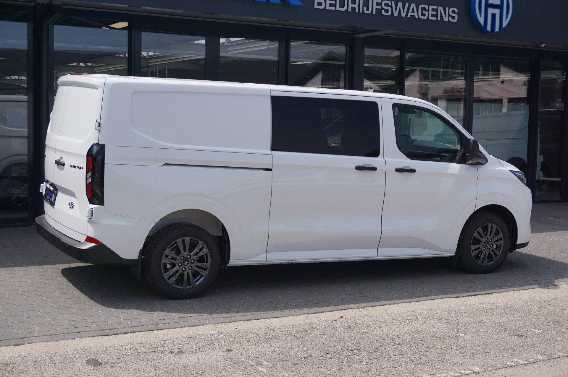 Ford Transit Custom 320L 2.5 PHEV Hybride 233PK Dubbel Cabin, Auto's, Gebruikt, 4 cilinders, Wit, Bedrijf
