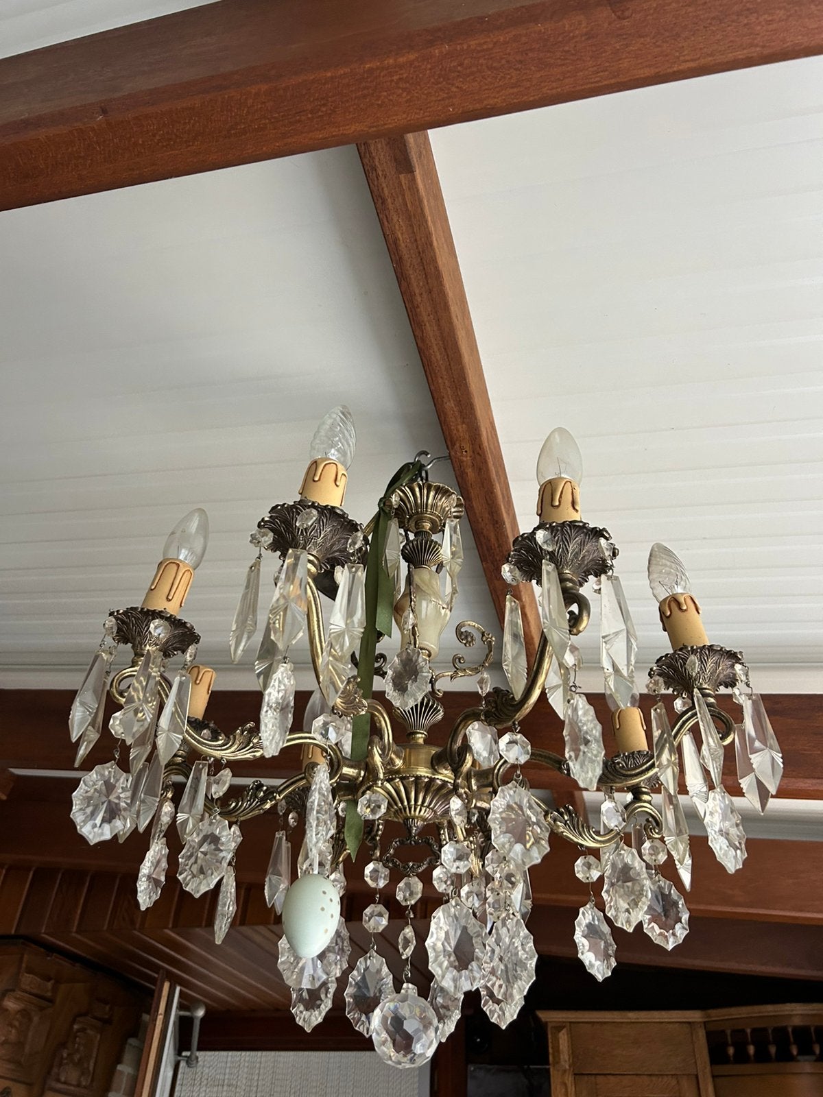 Twee antieke lusters, Ophalen