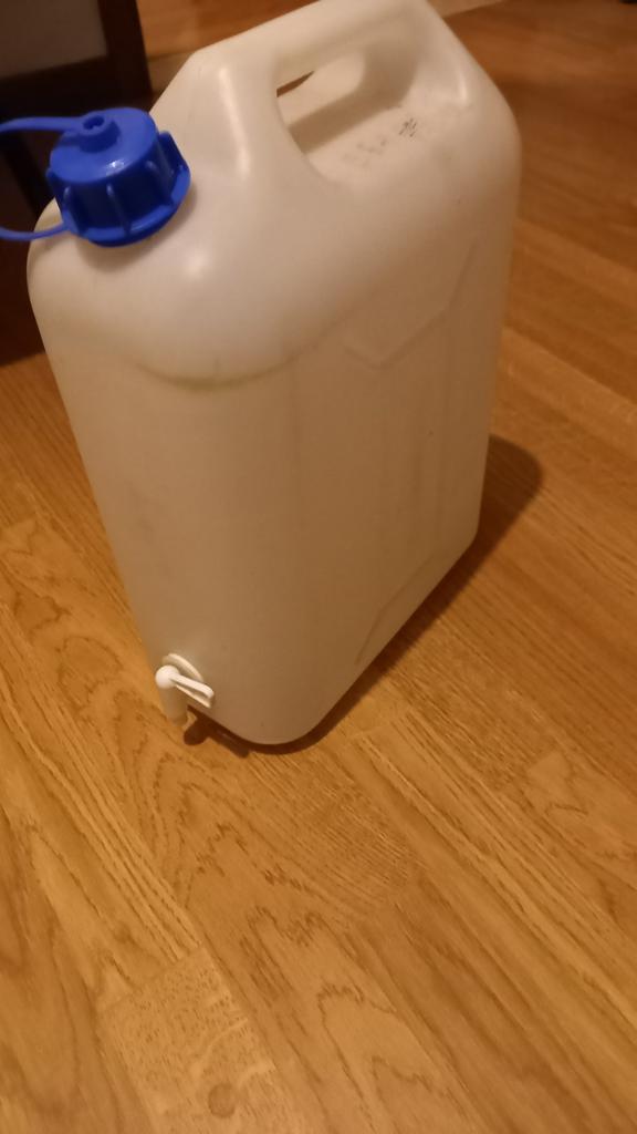 Jerrycan/ waterkan 10liter met kraantje "moet dringend weg!, Caravans en Kamperen, Ophalen
