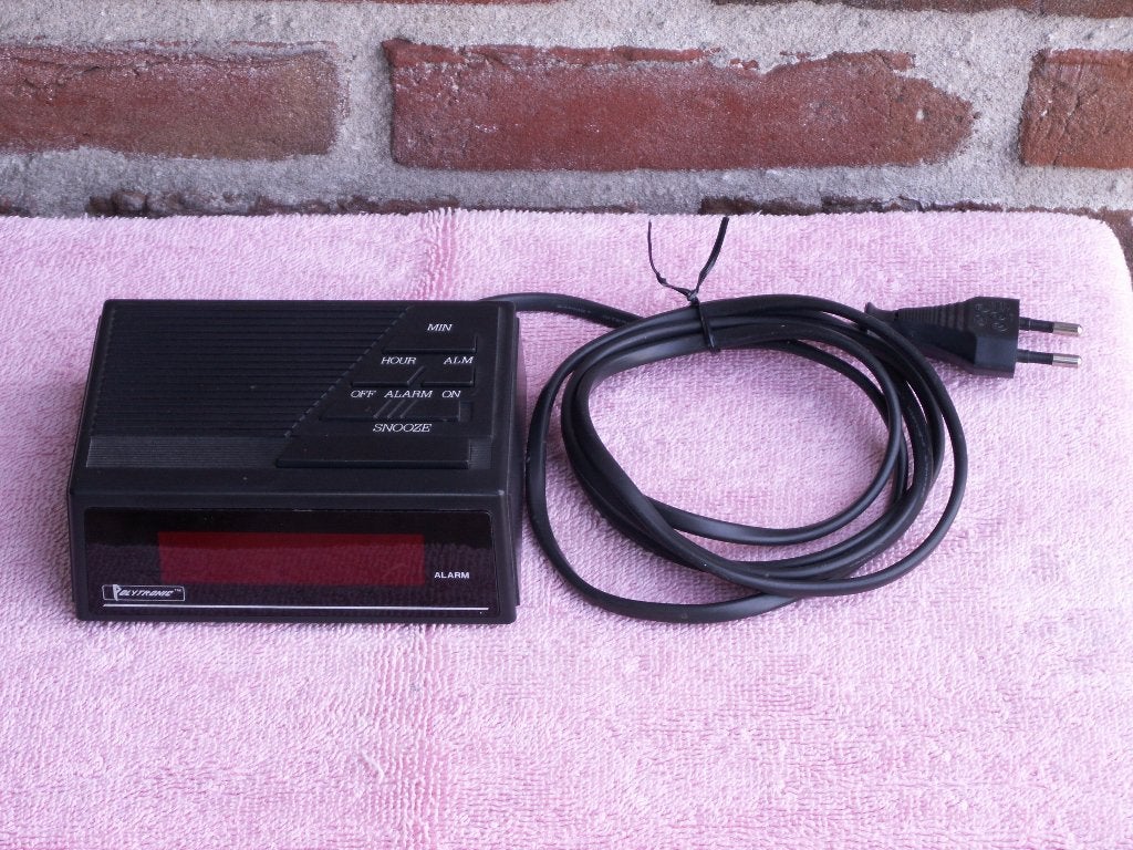 Wekker, compact en digitaal., Elektronische apparatuur, Wekkers, Ophalen of Verzenden, Nieuw, Digitaal