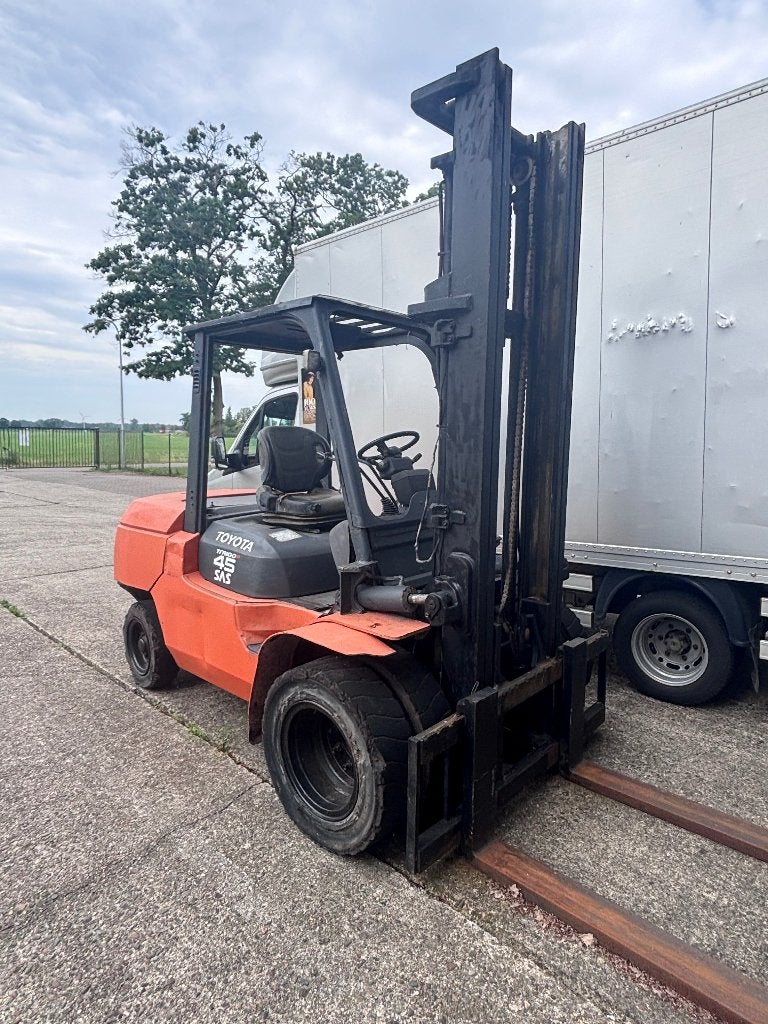 Toyota heftruck diesel 4000kg hefvermogen, Articles professionnels, Machines & Construction | Chariots élévateurs & Transport interne