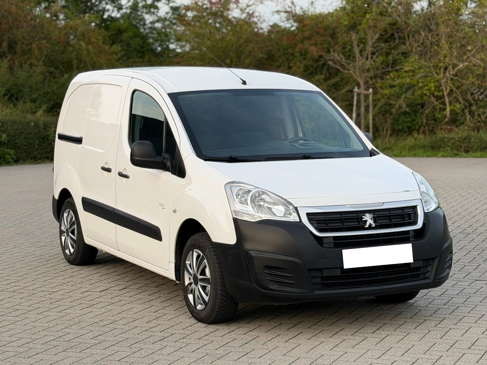 Peugeot Partner 1.6 BlueHDI EURO6 Gekeurd VVK, Auto's, Voorwielaandrijving, Stof, Euro 6, Wit