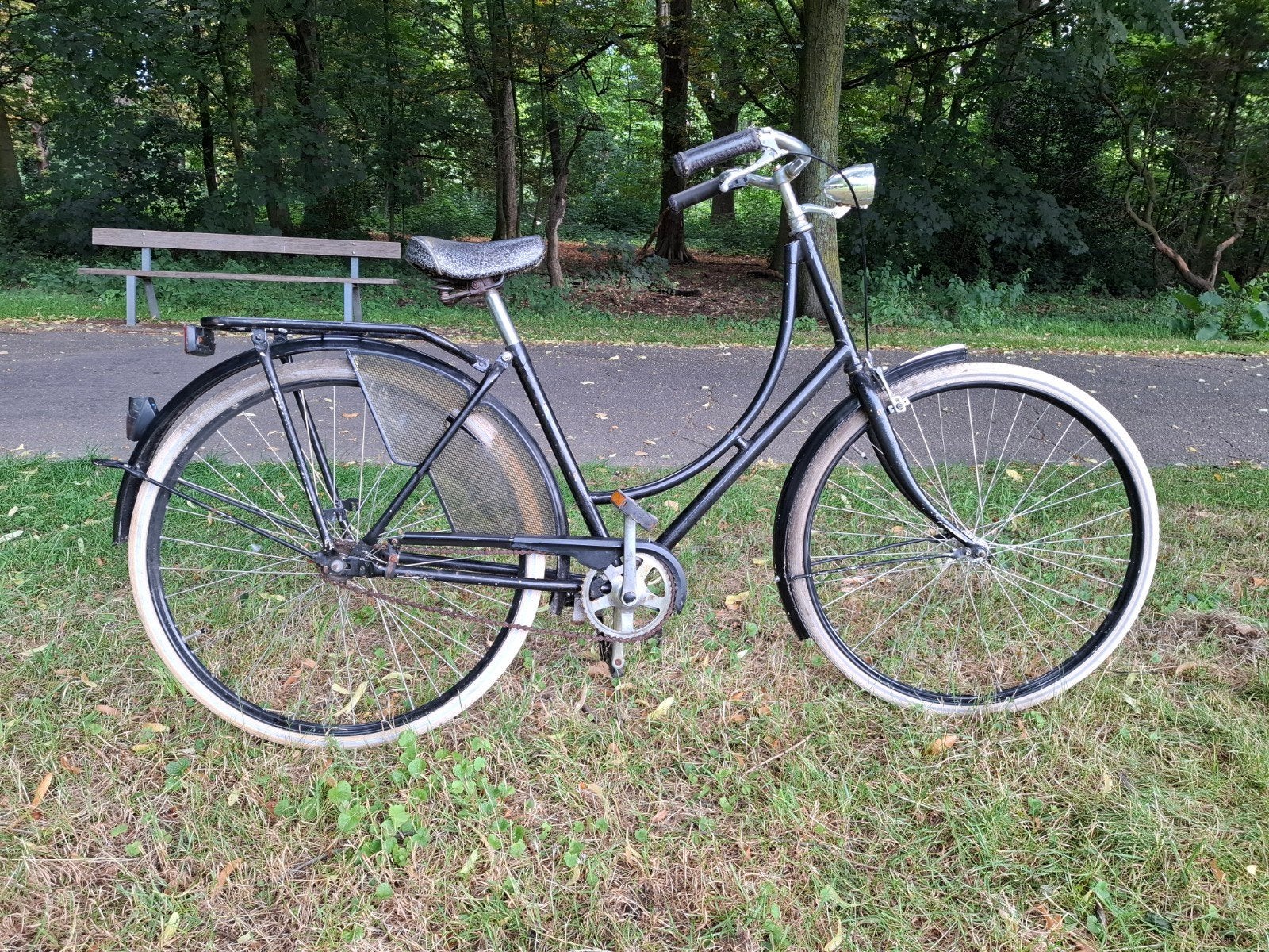 Hollandse damesfiets met terugtraprem, Ophalen, Terugtraprem