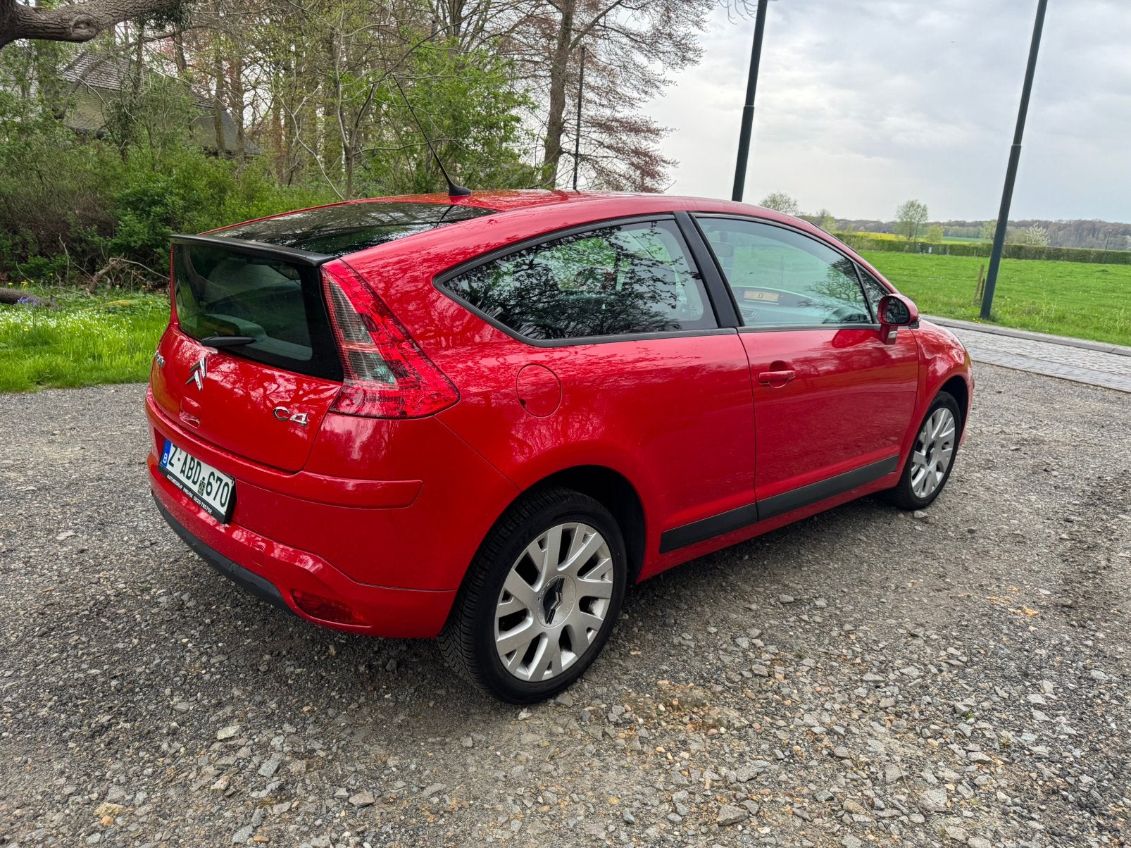 Citroen c4 / 1.6 essence/ 125000 km / airco, Autos, Rouge, Boîte manuelle, Noir, Particulier