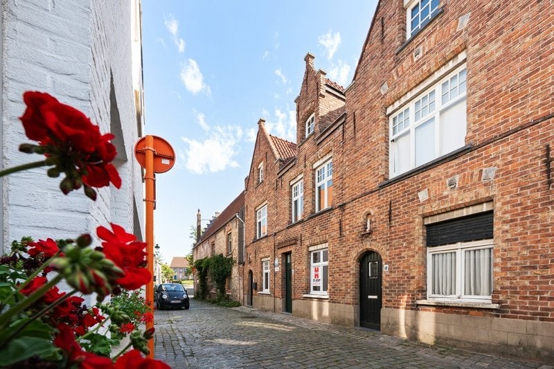 INSTAPKLARE, GERENOVEERDE Brugse woning, Tot 200 m², Brugge, Brugge, 3 kamers