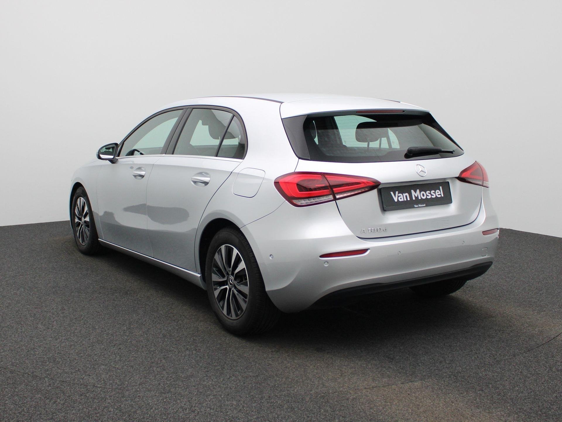 Mercedes-Benz A-Klasse A 180 d Business Line Camera | PDC V+, 745 kg, Gebruikt, Zwart, 4 cilinders