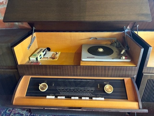 Philips vintage radiomeubel : radio/platenspeler/2 speakers, Audio, Tv en Foto, Platenspelers, Ophalen, Gebruikt, Platenspeler