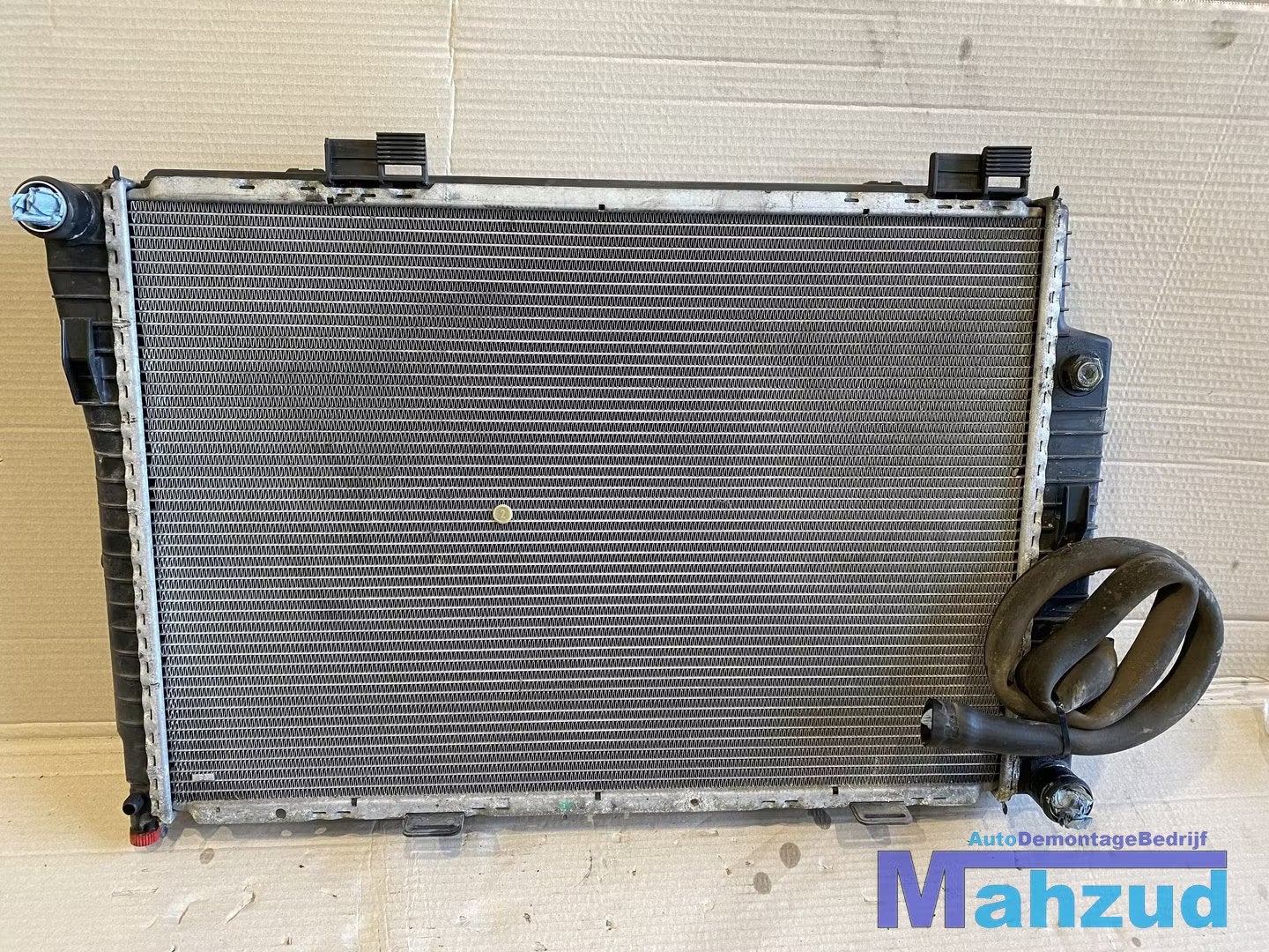 MERCEDES SLK R170 CLK W208 Radiateur 2025003203, Auto-onderdelen, Gebruikt, Mercedes-Benz AG, Mercedes-Benz, Mercedesstrasse 120
70372  Stuttgart, DE
