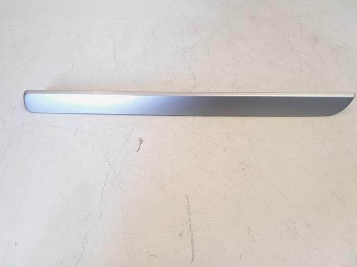 Bande décorative de tableau de bord d'un Volkswagen Golf, Volkswagen, -, 3 mois de garantie, Utilisé