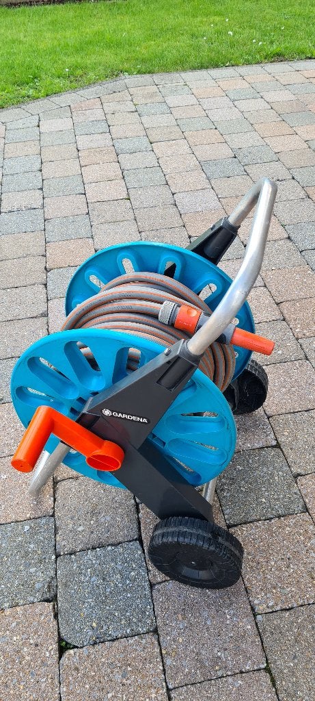 Te koop: een zeer goede Gardena tuinslanghaspel., Tuin en Terras, Ophalen, Gebruikt, Tuinslanghaspel