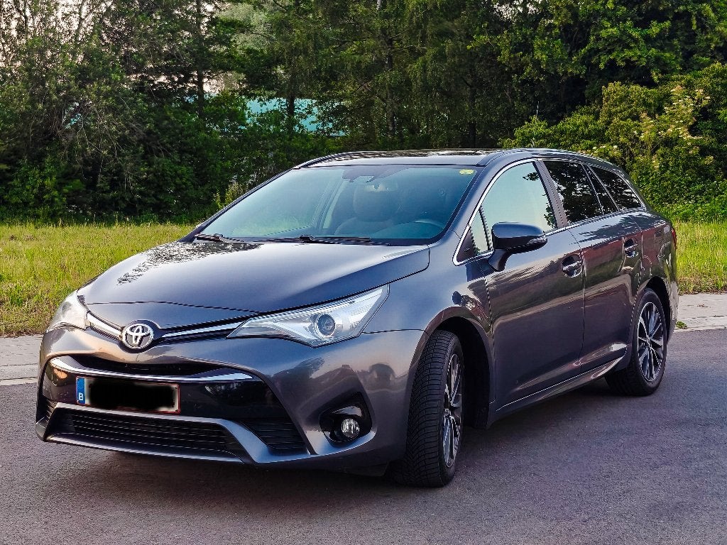 Toyota Avensis Touring 1.6 Diesel (2016), Auto's, Toyota, Voorwielaandrijving, Avensis, 1600 cc, Leder en Stof