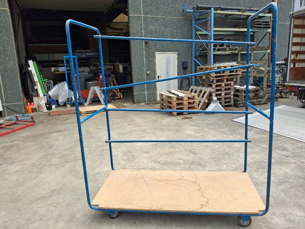 Meubelwagen blauw, Ophalen, Gebruikt