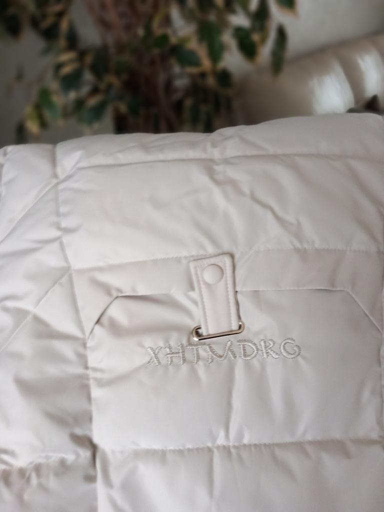 Nieuwe warme beige jas met kap m46 en afneembare pels, Kleding | Dames, Jassen | Winter, Ophalen of Verzenden, Beige