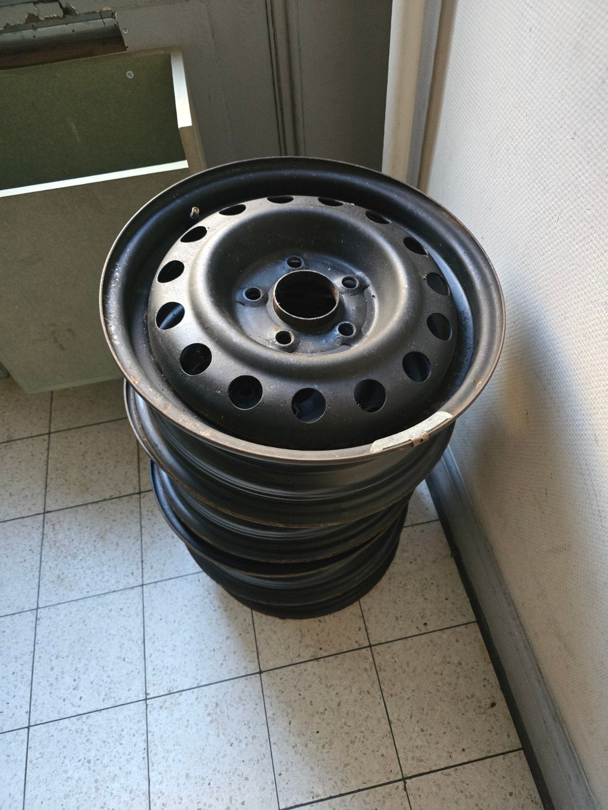 4 jantes en tole 195/65 r15, Autos : Pièces & Accessoires, 15 pouces, Véhicule de tourisme, Enlèvement, Utilisé